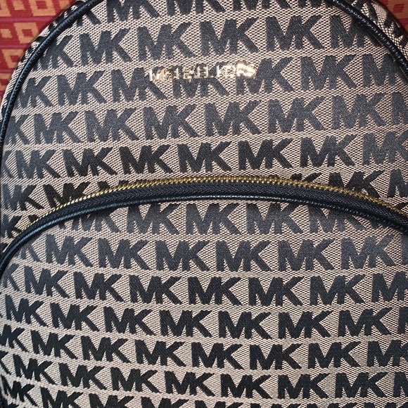 Michael kors backpack - Picture 4 of 5